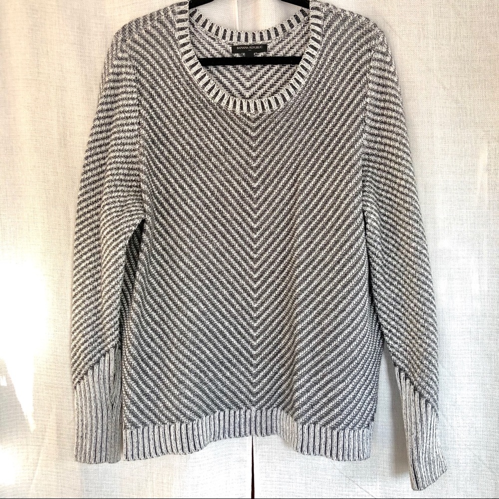 ⚡️PRICE⬇️4 PARTY!⚡️Cute & cozy sweater!